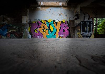 Photo urbaine autour des graffitis, de la lumière et de l’ambiance de Charleroi et animé par Yvan Flamant